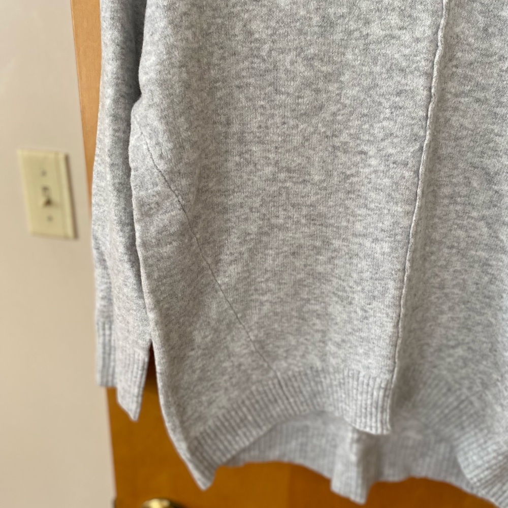 Express Sweater NWT - Picture 4 of 5